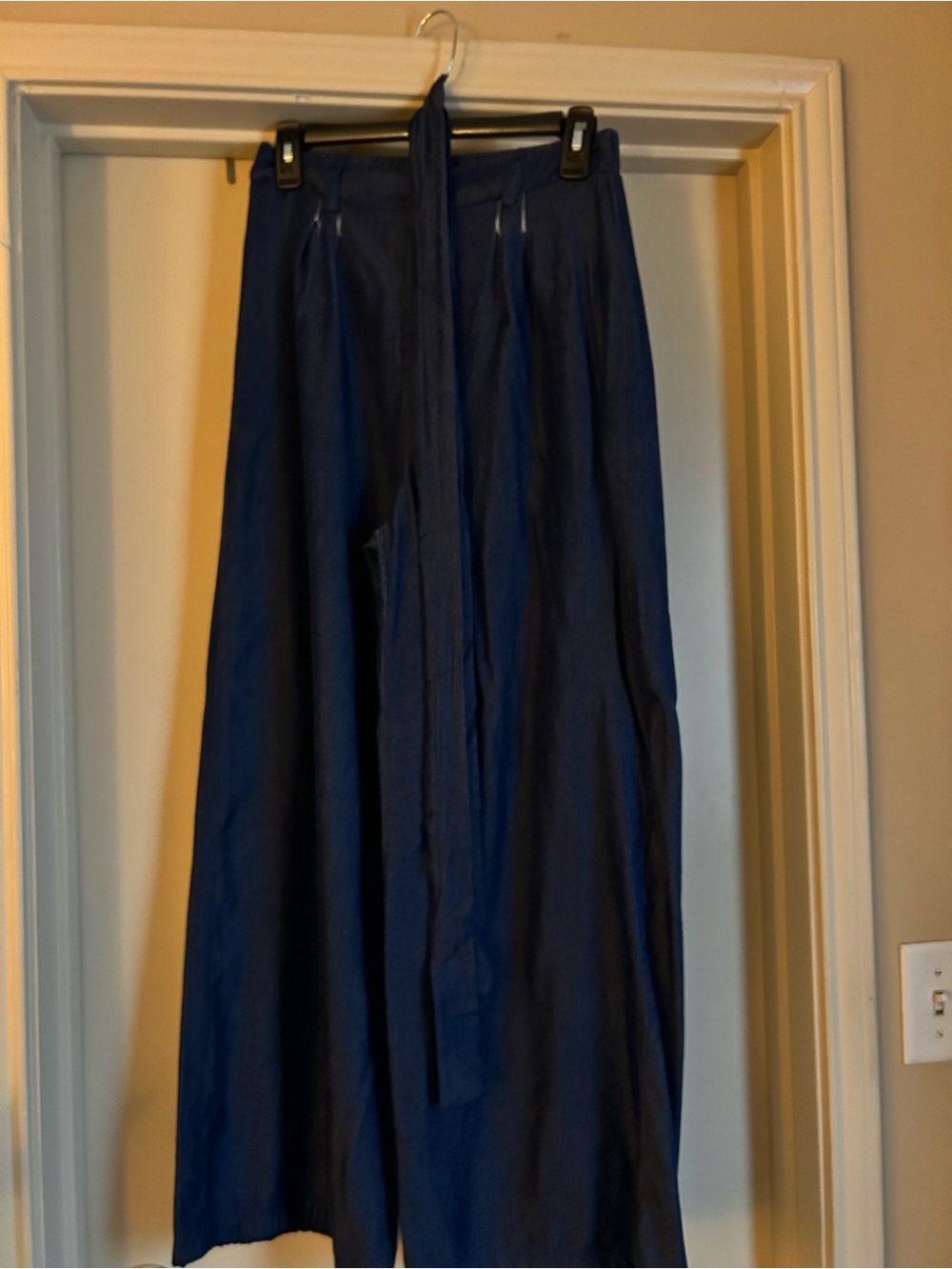 High-Waist Navy Wide-Leg Trousers with Tie Belt